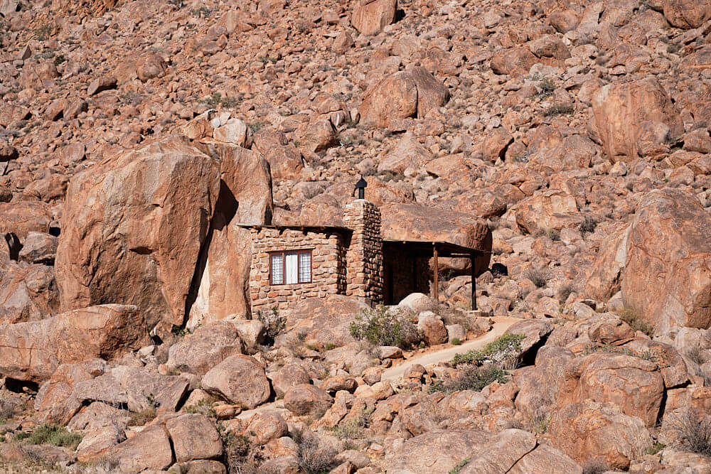 The picture shows a cottage of 'Eagle's nest' in Klein Aus Vista