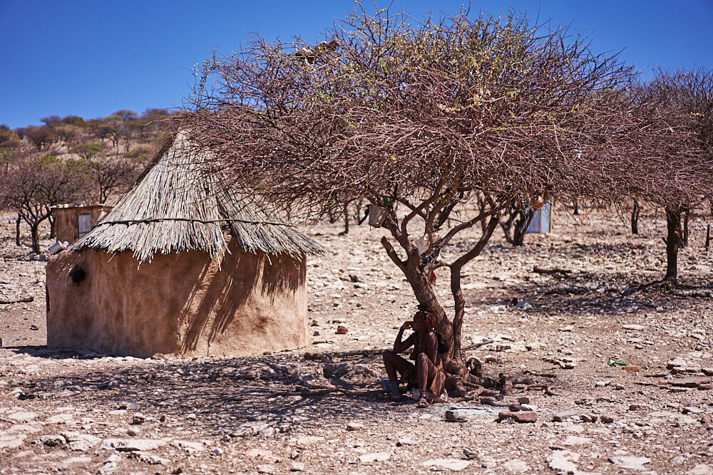 Das Bild zeigt eine Impression der Himba Hütten